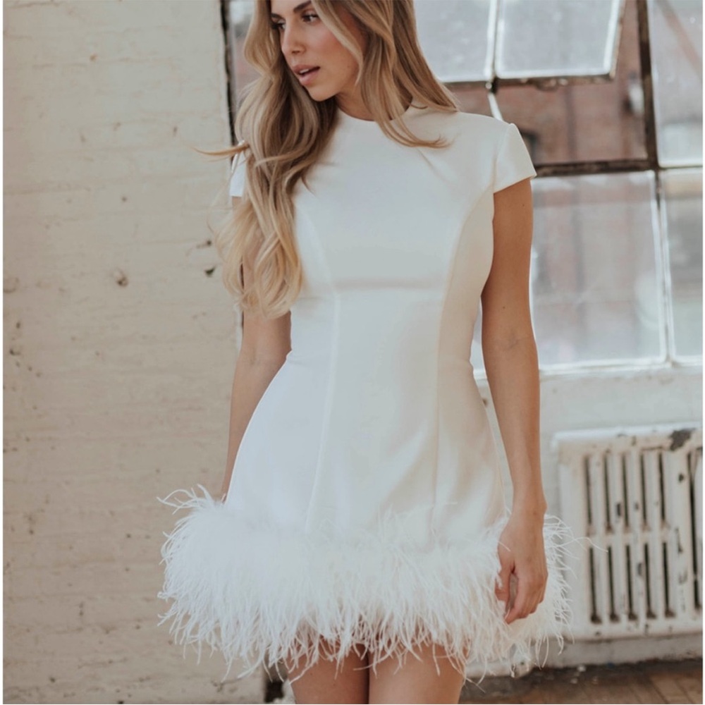 Untamed petals dress size 8! Never worn tags still on!